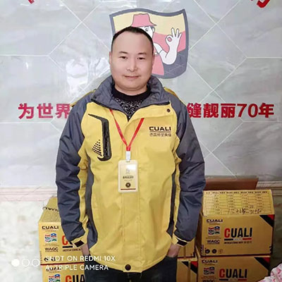 嚴(yán)德祥（四川德陽(yáng)）