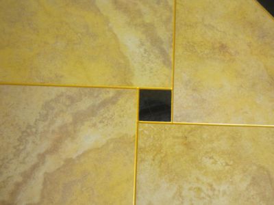 90%的業(yè)主選用金色真瓷膠做美縫，木紋磚適用嗎？