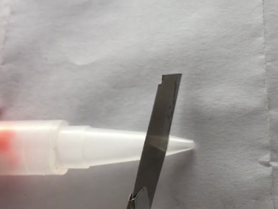 美縫劑膠嘴如何切？